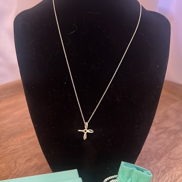 Tiffany and Co infinity heart necklace - Picture 3 of 5